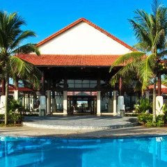 Отель Golden Sand Resort & Spa бассейн