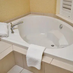 Отель Fairfield Inn & Suites Effingham ванная