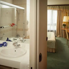 Гостиница Космос 3* Апартаменты с двуспальной кроватью фото 3