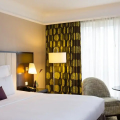 Renaissance Brussels Hotel 4* Улучшенный номер с различными типами кроватей