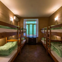 Хостел Time at the Red Gate Кровать в мужском общем номере двухъярусные кровати фото 3