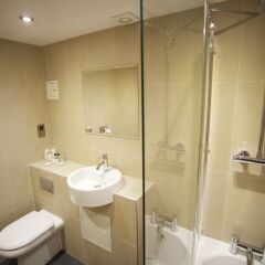 The Waterside Hotel and Galleon Leisure Club ванная фото 5