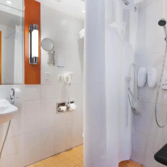 Отель Holiday Inn Helsinki City Centre 4* Кровать в общем номере с двухъярусной кроватью
