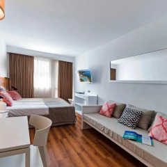 Отель Aparthotel Ponent Mar Студия комфорт с различными типами кроватей
