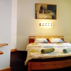 Отель Cinnamon Sally Backpackers Hostel Латвия, Рига - отзывы, цены и фото номеров - забронировать отель Cinnamon Sally Backpackers Hostel онлайн комната для гостей