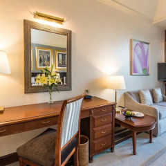 Chatrium Hotel Royal Lake Yangon 5* Улучшенный номер с различными типами кроватей фото 5