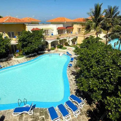 Comodoro Hotel бассейн