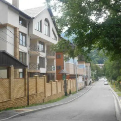 Гостиница Green Hall в Красной Поляне отзывы, цены и фото номеров - забронировать гостиницу Green Hall онлайн Красная Поляна вид на фасад фото 3