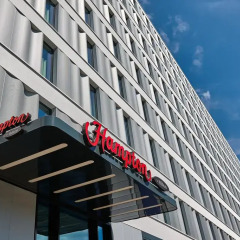 Отель Hampton By Hilton Berlin City Centre Alexanderplatz Стандартный номер с двуспальной кроватью фото 5