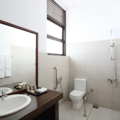 Отель Nuwarawewa Rest House ванная фото 3