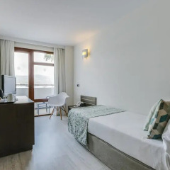 Отель Alua Hawaii Mallorca & Suites 4* Стандартный номер с различными типами кроватей фото 5