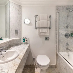 Отель Radisson Blu Edwardian Grafton 4* Номер Бизнес с различными типами кроватей фото 5
