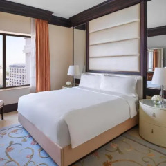 Отель The Ritz-Carlton Abu Dhabi Grand Canal 5* Полулюкс