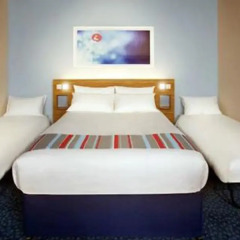 Отель Travelodge Manchester Upper Brook Street комната для гостей фото 2