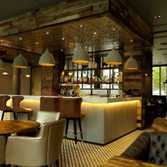 Отель Doubletree By Hilton Piccadilly Манчестер гостиничный бар