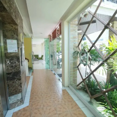 Отель The Icon Place at Nurn Plub Wan