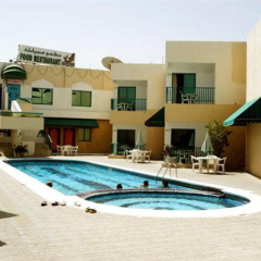 Отель Summerland Motel ОАЭ, Шарджа - 1 отзыв об отеле, цены и фото номеров - забронировать отель Summerland Motel онлайн бассейн фото 2