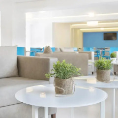 Отель Blue Sea Arenal Tower - Adults Only комната для гостей