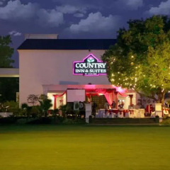Отель Country Inn & Suites By Carlson, Satbari, New Delhi Индия, Нью-Дели - отзывы, цены и фото номеров - забронировать отель Country Inn & Suites By Carlson, Satbari, New Delhi онлайн спортивное сооружение