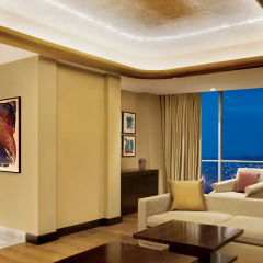 Отель The Ritz-Carlton, Almaty Люкс The Ritz-Carlton