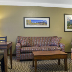 Отель Comfort Inn & Suites Durango комната для гостей