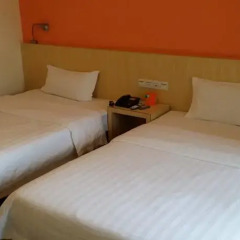 Отель 7 Days Inn (Guangzhou Huanghuagang Metro Station) комната для гостей фото 12