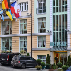 Отель Karlsbad Grande Madonna (Aura Palace) парковка