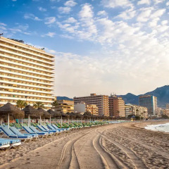 Отель Apartamentos Stella Maris Испания, Фуэнхирола - 1 отзыв об отеле, цены и фото номеров - забронировать отель Apartamentos Stella Maris онлайн пляж
