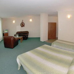 L&B Hotel комната для гостей фото 7