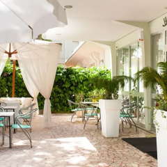 Ada Hotel