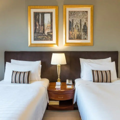 Chatrium Hotel Royal Lake Yangon 5* Улучшенный номер с различными типами кроватей фото 2