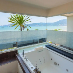 Отель The Bliss Suite Patong Люкс повышенной комфортности с различными типами кроватей фото 12