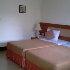 Отель Tassanee Garden Lodge комната для гостей