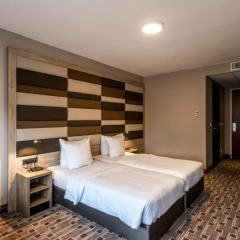 Отель Xo Hotels Blue Square 4* Представительский номер