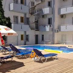 Simple Hotel Hersonissos Blue бассейн