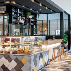 Отель Novotel Wien Hauptbahnhof гостиничный бар фото 2