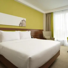Гостиница Hampton by Hilton Nizhny Novgorod 3* Стандартный номер с двуспальной кроватью