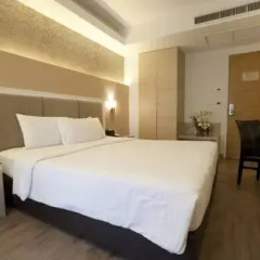 Отель Prestige Suites Bangkok Бангкок комната для гостей фото 25