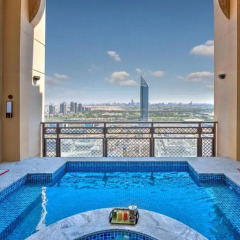 Отель Arjaan by Rotana Dubai Media City Апартаменты-студио Sky premium с различными типами кроватей