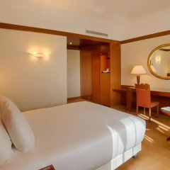 Отель NH Roma Villa Carpegna 4* Улучшенный номер с различными типами кроватей фото 4