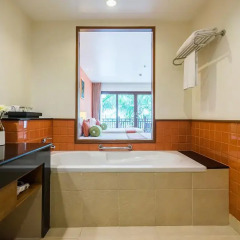 Отель Ravindra Beach Resort And Spa 5* Улучшенный номер с разными типами кроватей