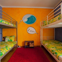 Отель Ericeira Surf Camp 2* Кровать в общем номере двухъярусные кровати фото 15
