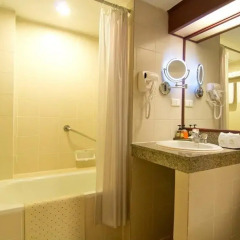 Manhattan Bangkok Hotel 4* Улучшенный номер