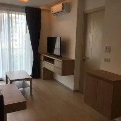 Отель The CHEZZ Metro Life Condo by Room Plus Паттайя комната для гостей