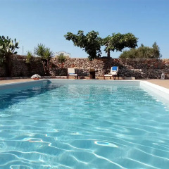 Отель Masseria Alberotanza Конверсано бассейн