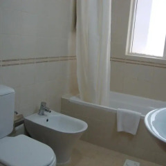 Al Muraqabat Plaza Hotel Apartments 3* Апартаменты с различными типами кроватей фото 3