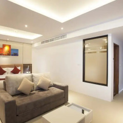 Отель Paripas Patong Resort 4* Стандартный семейный номер с разными типами кроватей фото 9