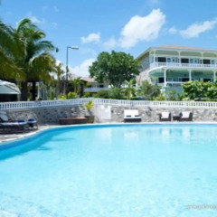 Отель Golden Cove Resort бассейн