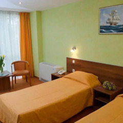 Adelfiya Hotel 2* Номер Комфорт с двуспальной кроватью фото 4