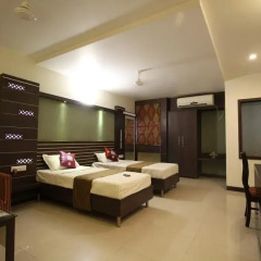 Hotel Meera 3* Номер Премьер с двуспальной кроватью фото 6